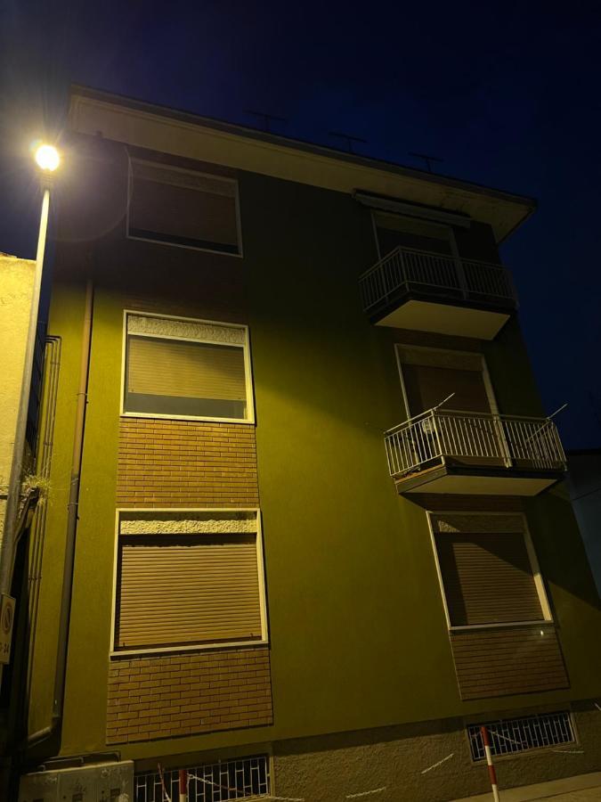 Stay In Style - Vibrant Condo In San Giovanni Lupatoto Buitenkant foto