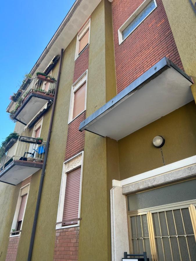 Stay In Style - Vibrant Condo In San Giovanni Lupatoto Buitenkant foto