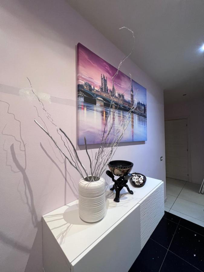 Stay In Style - Vibrant Condo In San Giovanni Lupatoto Buitenkant foto